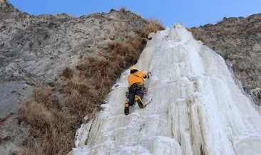 Milli Dağcı Tunç Fındık, Diyadin Murat Kanyonu’nda buz sarkıtlarına tırmandı