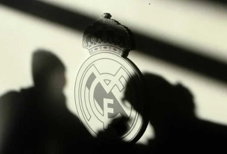 Real Madrid logosundan haçı kaldırdı!