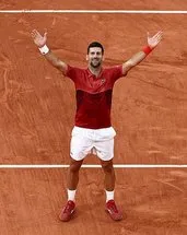 Son şampiyon Djokovic, zorlansa da Fransa Açık’ta çeyrek finale çıktı