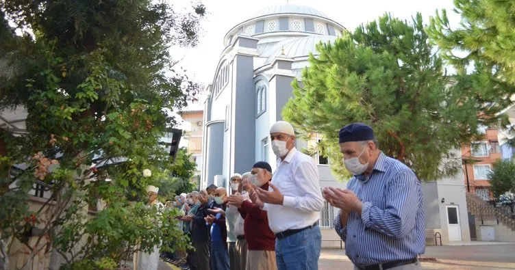 Sezai Karakoç için Alanya’da gıyabi cenaze namazı kılındı