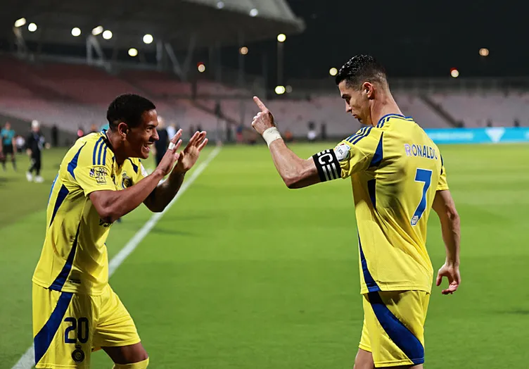 Son dakika haberi: Cristiano Ronaldo fırtınası devam ediyor! Al Wehda maçında 925.golünü attı...