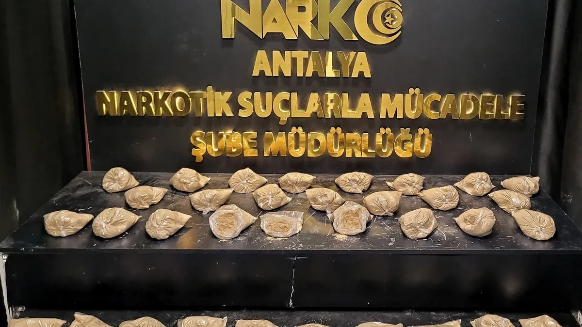Antalya emniyetinin ele geçirdiği uyuşturucu maddeler