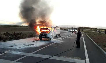 Kamyonet cayır cayır yandı