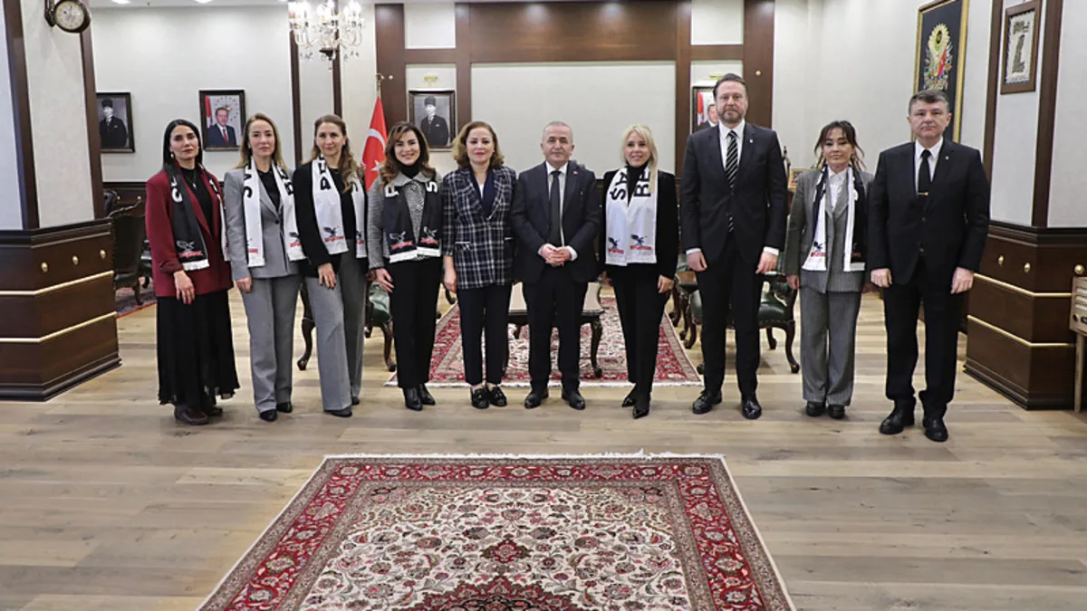 Beşiktaş heyeti, Elazığ’da öğrencilerle buluştu! Beşiktaş heyeti, Elazığ’da öğrencilerle buluştu!