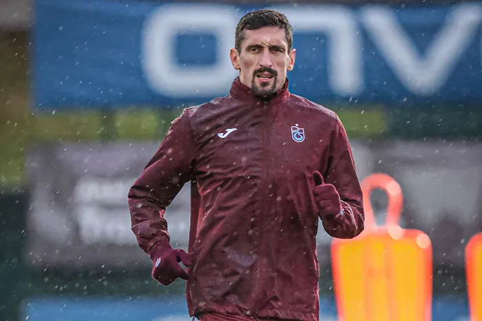 trabzonsporda-stefan-savic-fenerbahce-maci-oncesi-geri-dondu-1770655411925.jpg