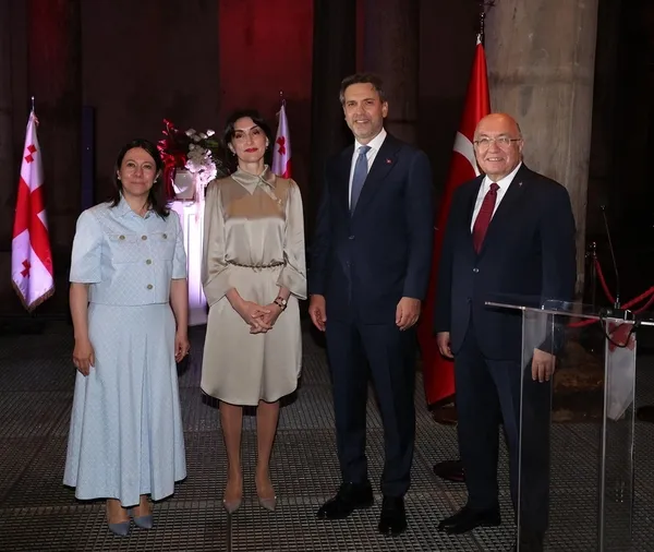 bakan-bayraktar-acikladi-gurcistan-ile-5-milyar-dolarlik-ticaret-hacmi-hedefi-1781076766475.jpg
