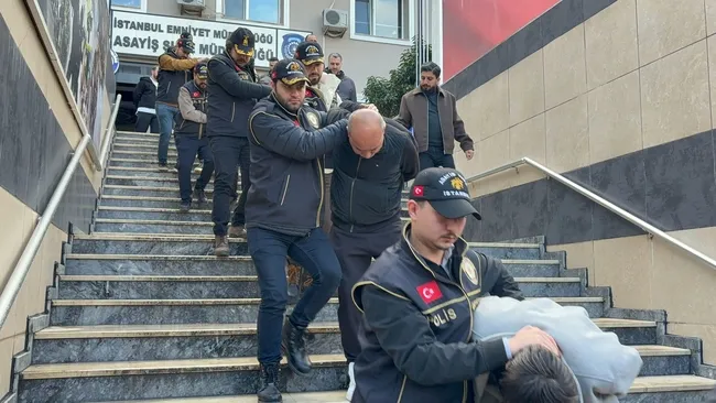 30-milyon-dolarlik-soygunda-yeni-gelisme-supheliler-adliyeye-sevk-edildi-1771312540353.jpg