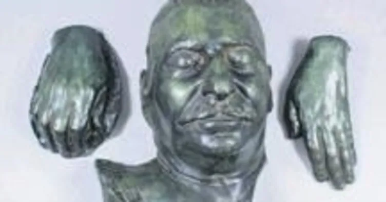 Stalin’in ‘ölüm maskesi’ satıldı