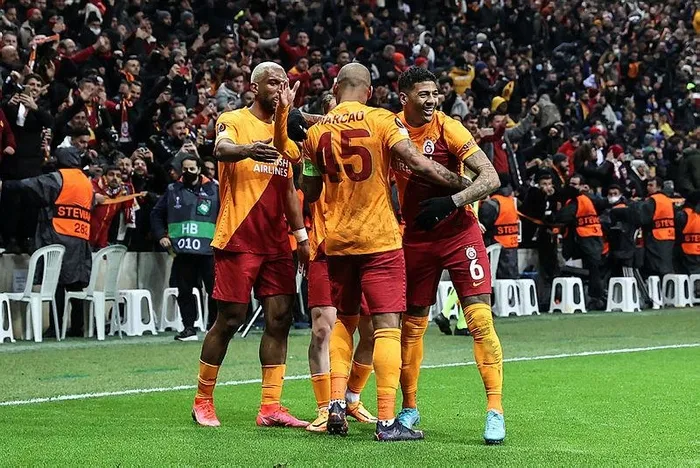 son-dakika-transfer-haberi-galatasaray-barcelona-maci-sonrasi-marcao-bombasi-dev-kulupler-ve-o-rakam-1647593718948.jpeg