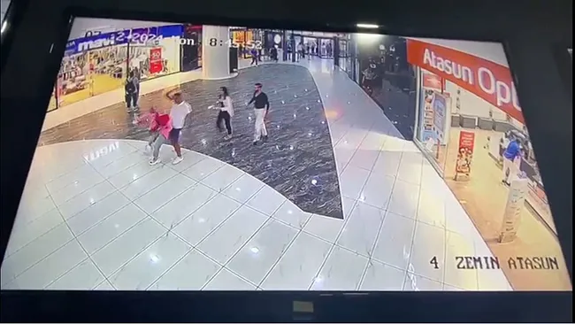 eski-sevgilisini-alisveris-merkezinde-darp-etmisti-o-supheli-hakim-karsisinda-1742926902496.jpeg