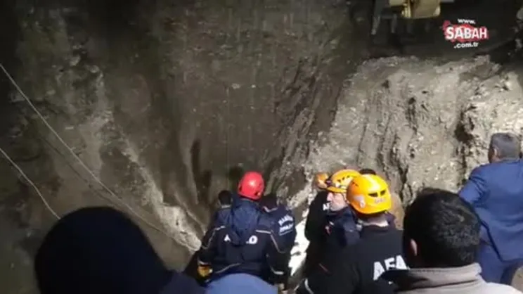 Baba ve oğlu 50 metrelik kuyuya düştü | Video