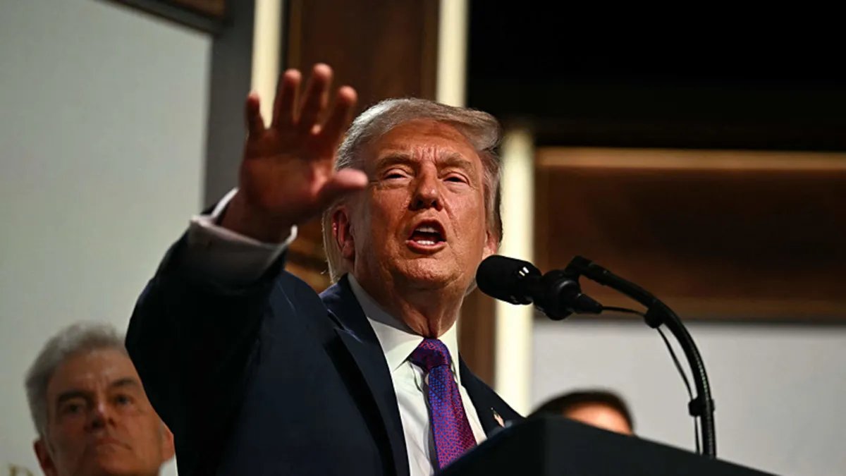 Trump’tan San Diego İslam Merkezi’ne düzenlenen saldırıya ilişkin açıklama: Bu korkunç bir durum Trump’tan San Diego İslam Merkezi’ne düzenlenen saldırıya ilişkin açıklama: Bu korkunç bir durum