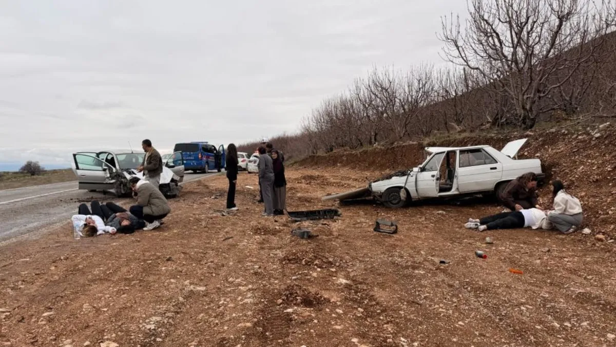 Denizli’deki trafik kazalarında 8 kişi yaralandı Denizli’deki trafik kazalarında 8 kişi yaralandı