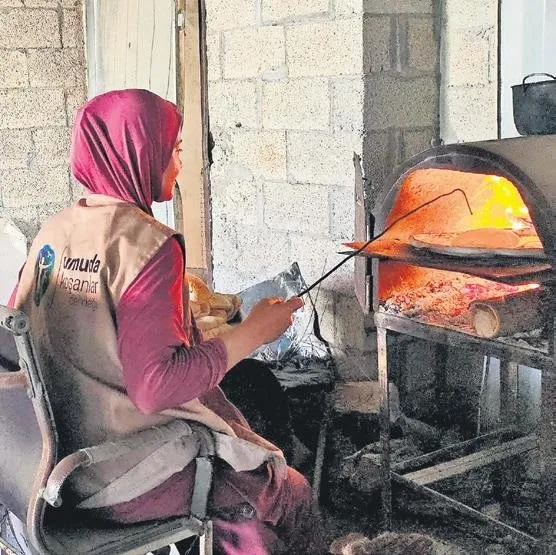 İki kez bombalandı yine pes etmedi! Gamze Özçelik Gazze’de 3.kez umut oluyor