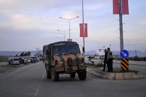 JÖH ve PÖH timleri Kirpilerle Afrin'e doğru gidiyor