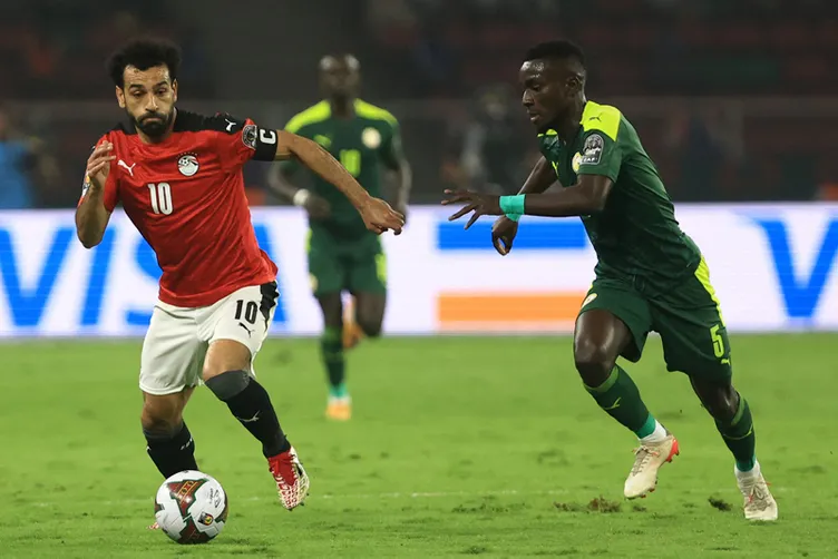 Son dakika: Afrika Uluslar Kupası’nda futbol tarihine geçecek anlar! Maçın hakeminden Mohamed Salah’a ilginç tepki…