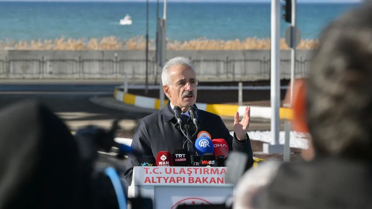 Sınır kapılarına yüksek standartlı ulaşım…Van Çevre Yolu’nun 28 kilometrelik kesimi resmen açıldı Sınır kapılarına yüksek standartlı ulaşım…Van Çevre Yolu’nun 28 kilometrelik kesimi resmen açıldı