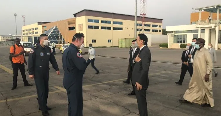 Türkiye’nin ikinci kez gönderdiği tıbbi yardım malzemelerini taşıyan uçak Çad’a indi
