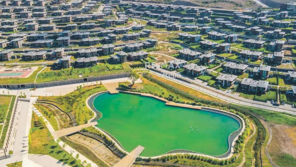 <img src="https://iasbh.tmgrup.com.tr/04f44b/1200/675/0/46/900/553?u=https://isbh.tmgrup.com.tr/sbh/2026/04/22/kaybedenler-kulubu-1776809070601.jpeg" alt="Kaybedenler Kulübü" /><br />Normal sürede gol sesi çıkmayınca karşılaşma uzadı. ‘Maç penaltılara gidiyor’ derken VAR uyarısıyla penaltı geldi. Jevtovic, Kanarya’yı kupa dışına itti.<a href="https://www.sabah.com.tr/spor/turkiyekupasi/2026/04/22/kaybedenler-kulubu">Devamı için tıklayınız</a>2