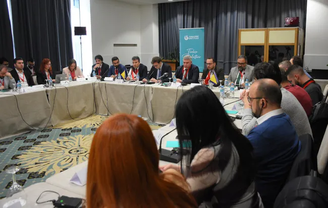 saraybosnada-bosna-hersek-turkiye-medya-forumu-duzenlendi-1702908498671.jpg