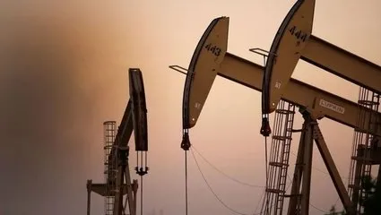 API petrol stokları beklentilerin aksine geriledi