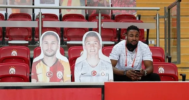 Muslera ve Andone tribünde!