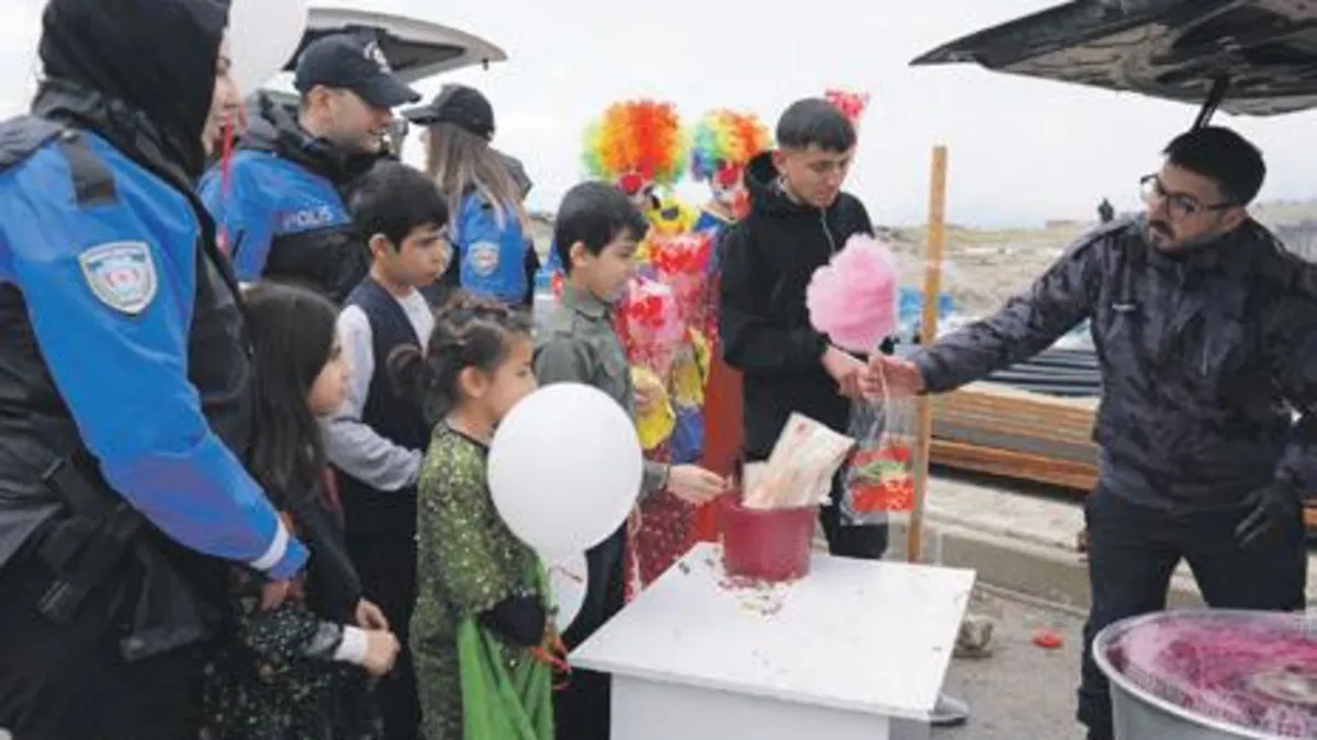 Polisten çocuklara sürpriz