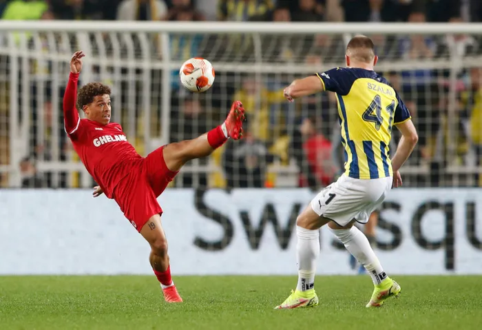 son-dakika-fenerbahce-haberleri-belcika-basini-fenerbahce-antwerp-macini-boyle-gordu-samatta-turklere-1634901242033.jpg