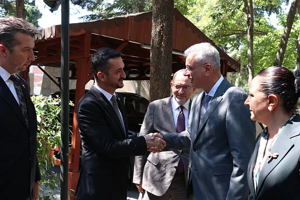 saglik-bakani-memisoglu-mujdeyi-verdi-hastanelerde-kres-ve-anaokulu-donemi-tam-24-saat-hizmet-sunacak-1787225807315.jpg Sağlık Bakanı Memişoğlu müjdeyi verdi! Hastanelerde kreş ve anaokulu dönemi: '24 saat hizmet sunacak'