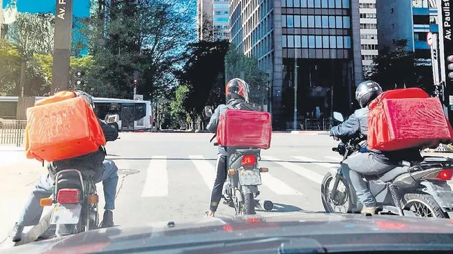 turkiyede-motosiklet-kazalari-artiyor-turkiyede-her-iki-kazadan-biri-motordan-1756560968520.jpeg