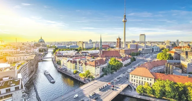 Yıkıntılardan özgürlüğe Berlin