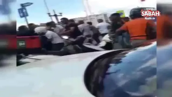 İstanbul Taksim'de yol verme tartışmasında taksiciler motosikletli kuryeyi darp ettiler!