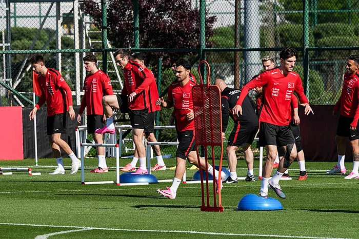 a-milli-futbol-takimi-10-eksikle-calisti-1779726250976.jpeg