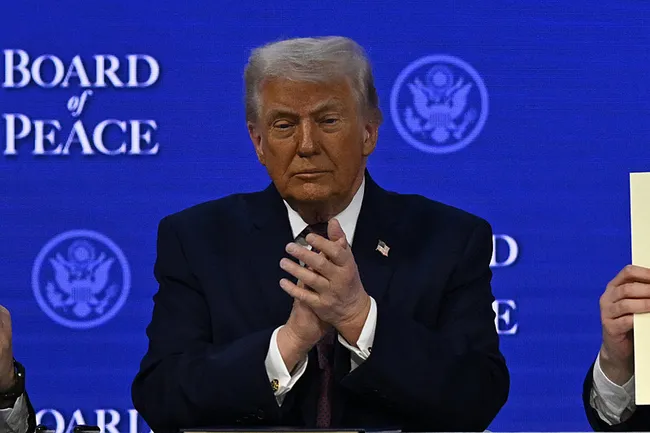 abd-baskani-trump-duyurdu-irana-giden-buyuk-bir-donanmamiz-var-1769121971725.jpeg ABD Başkanı Trump duyurdu: “İran’a giden büyük bir donanmamız var”