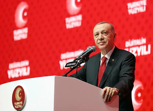 son-dakika-baskan-erdogandan-29-ekim-cumhuriyet-bayrami-mesaji-turkiye-yuzyilini-insa-etmekte-kararliyiz-1667025812706.jpg