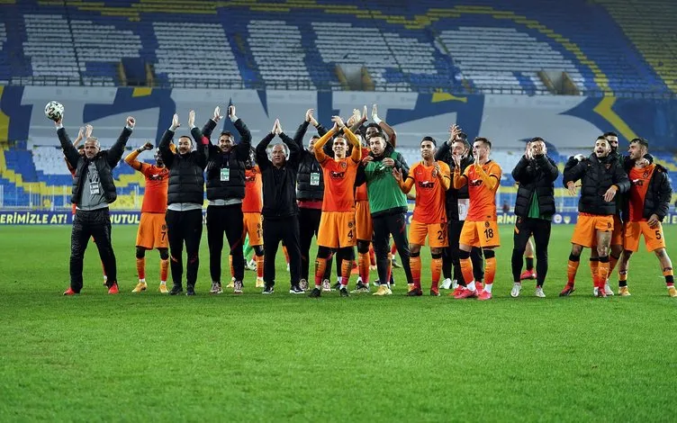SON DAKİKA - Derbide kazanan Galatasaray! Yeni transfer Mostafa Mohamed galibiyeti getirdi...