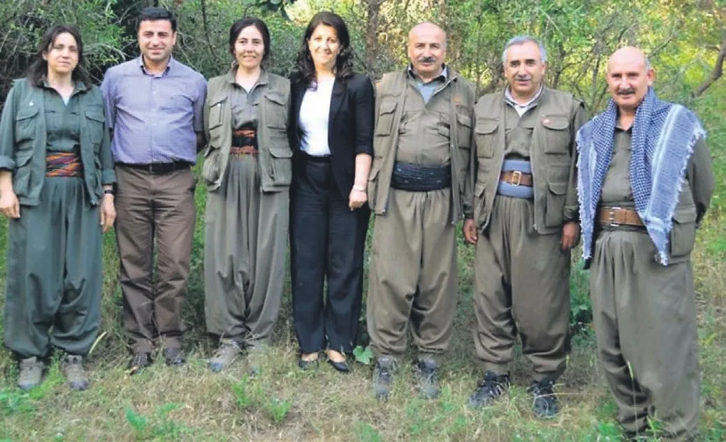 PKK vahşeti! Sekiz kadını mağarada öldürdüler, sonra da tören yaptılar! - 1
