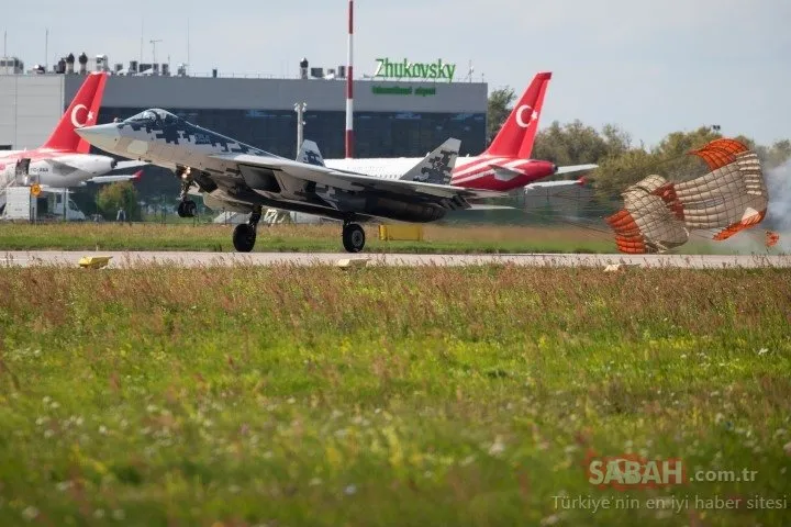 Başkan Erdoğan, görünmez uçak SU-57’yi  yakından incelemişti! İşte SU-57’nin dikkat çeken özellikleri...