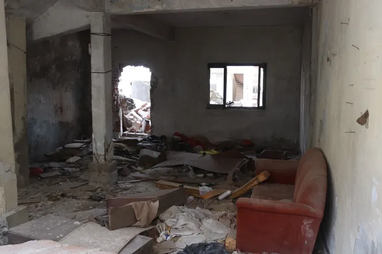 SON DAKİKA: İBB’nin kentsel dönüşüm rezaleti mahalleliyi canından bezdirdi! Mahalle korku filmini andırıyor