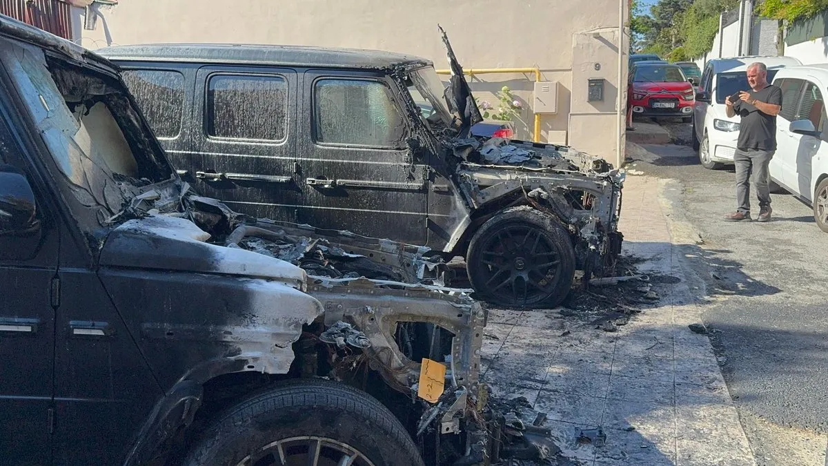 Emirgan’da kundaklama! Milyonluk cipleri benzin döküp yaktı