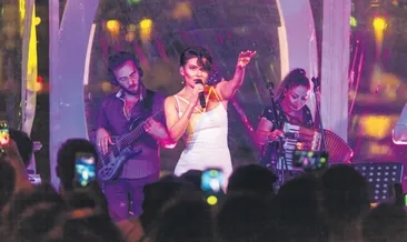 Haydi müzik teknesi kalkıyor