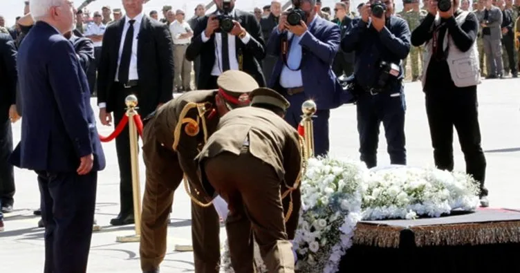 Talabani’nin cenazesine binlerce insan katıldı