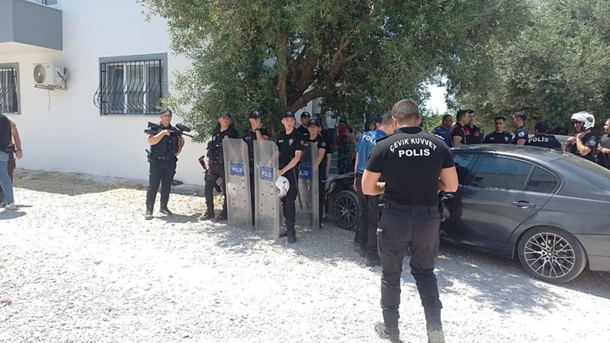 Manisa’da taşlı sopalı kavga: 6 gözaltı Manisa’da taşlı sopalı kavga: 6 gözaltı