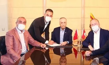 Arda Turan Galatasaray’a imza attı