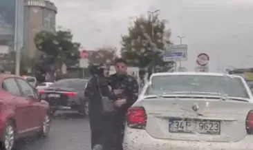 Kadıköy'de maganda dehşeti: Korna çaldı diye üzerine saldırdı! #istanbul