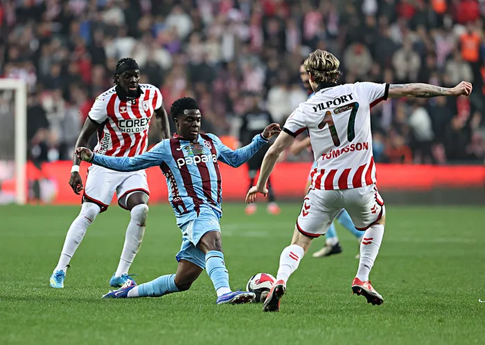 trabzonspor-turkiye-kupasinda-yari-finalde-samsunspor-penaltilarda-elendi-1776970517728.jpeg