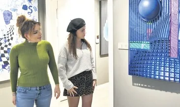 Yeni evine tablo baktı!