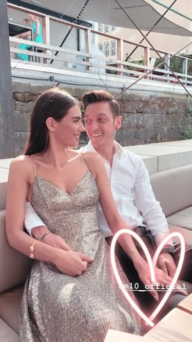 Amine Gülşe ile Mesut Özil’den müjdeli haber! Amine Gülşe hamile...