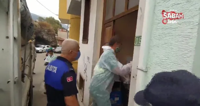 Bursa’da çöp evden çıkanları görenler gözlerine inanamadı | Video