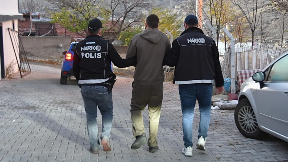 Nevşehir’de dev uyuşturucu operasyonu: 25 tutuklama Nevşehir’de dev uyuşturucu operasyonu: 25 tutuklama